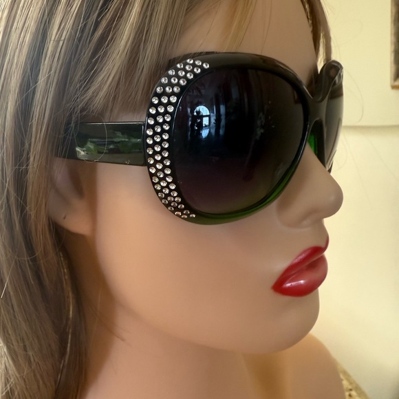 NWT Italian Sunglasses. - Picture 14 of 15
